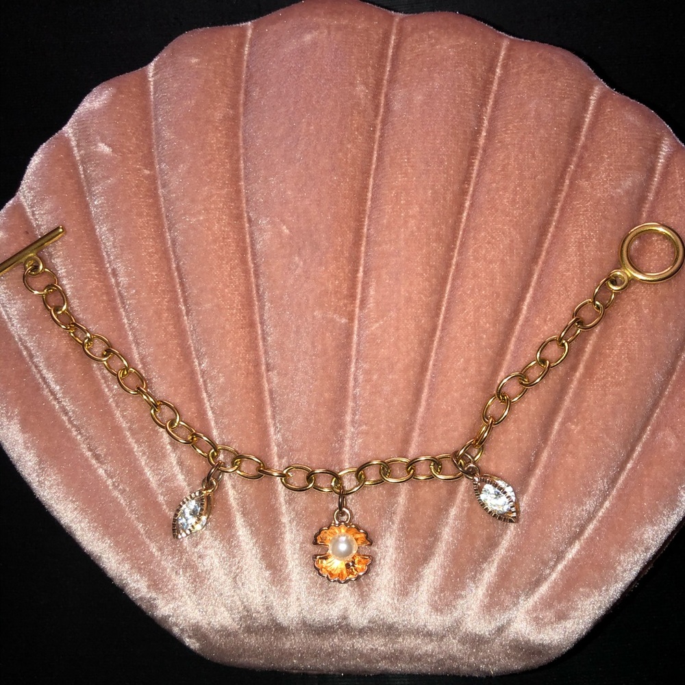 Pearl charm bracelet